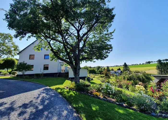 Eifel-ferienhaus Landblick بيت للعطل